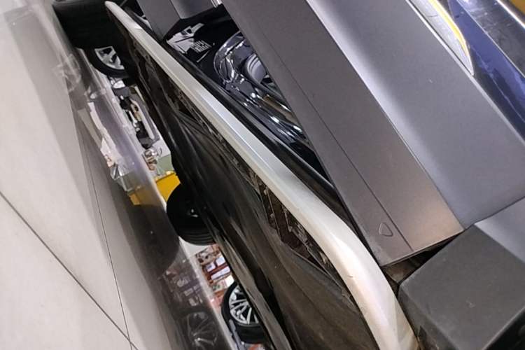 Used Volkswagen Tiguan L 2017 330TSI Automatic Two-Wheel Drive Flagship Edition Right Side Sill