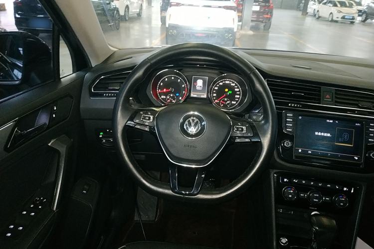 Used Volkswagen Tiguan L 2017 330TSI Automatic Two-Wheel Drive Flagship Edition Steering Wheel