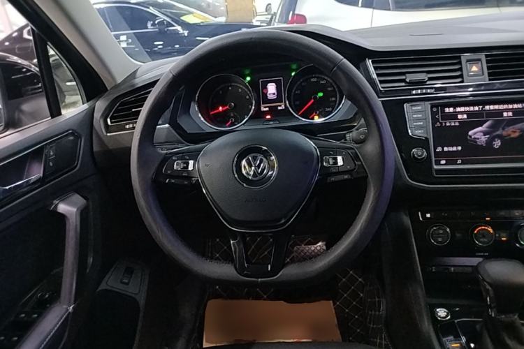 Used Volkswagen Tiguan L 2017 330TSI Automatic Two-Wheel Drive Flagship Edition Steering Wheel