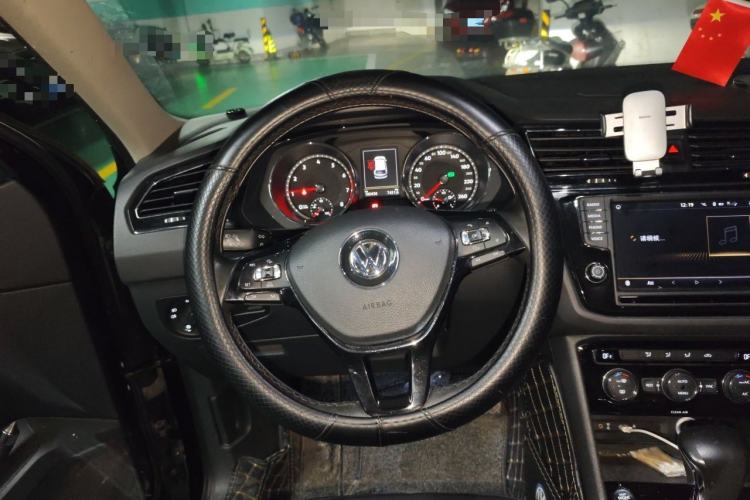 Used Volkswagen Tiguan L 2017 330TSI Automatic Two-Wheel Drive Comfort Edition Steering Wheel