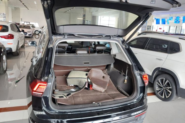 Used Volkswagen Tiguan L 2017 330TSI Automatic Two-Wheel Drive Flagship Edition Trunk