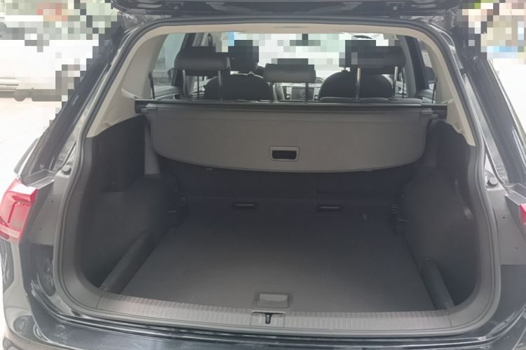 Used Volkswagen Tiguan L 2017 330TSI Automatic Two-Wheel Drive Luxury Edition Trunk