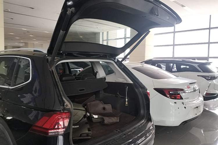 Used Volkswagen Tiguan L 2017 330TSI Automatic Two-Wheel Drive Flagship Edition Trunk