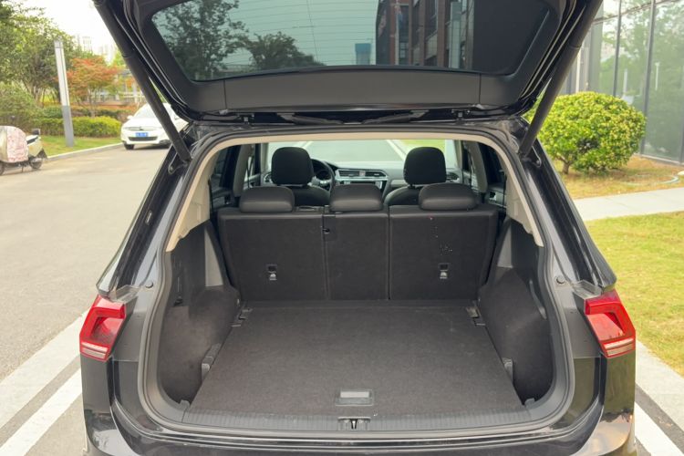 Used Volkswagen Tiguan L 2017 330TSI Automatic Two-Wheel Drive Flagship Edition Trunk