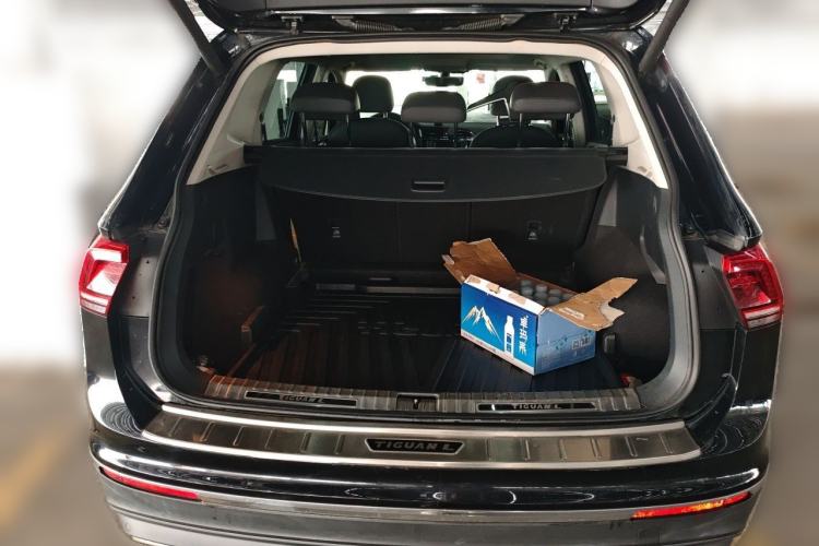 Used Volkswagen Tiguan L 2017 380TSI Automatic All-Wheel-Drive Flagship Edition Trunk