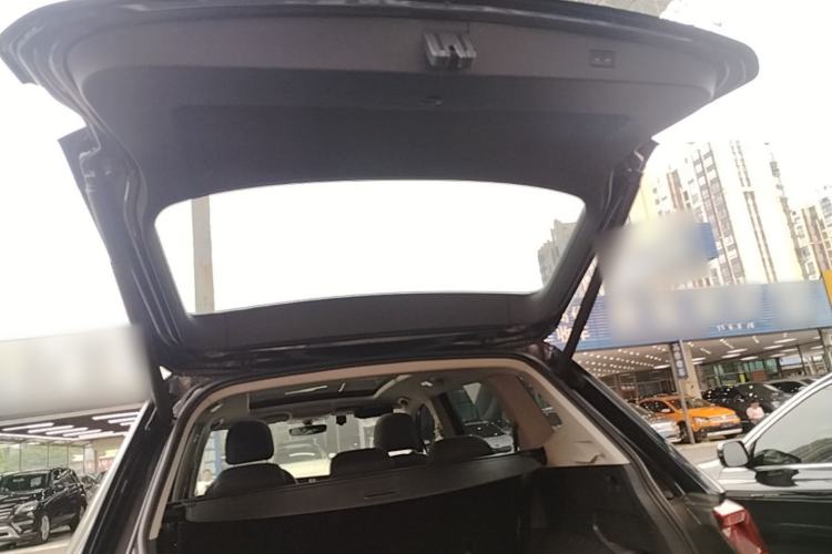 Used Volkswagen Tiguan L 2017 380TSI Automatic All-Wheel-Drive Luxury Edition Trunk