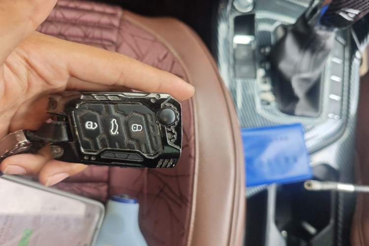 Used Volkswagen Tiguan L 2017 330TSI Automatic Two-Wheel Drive Luxury Edition Vehicle Key