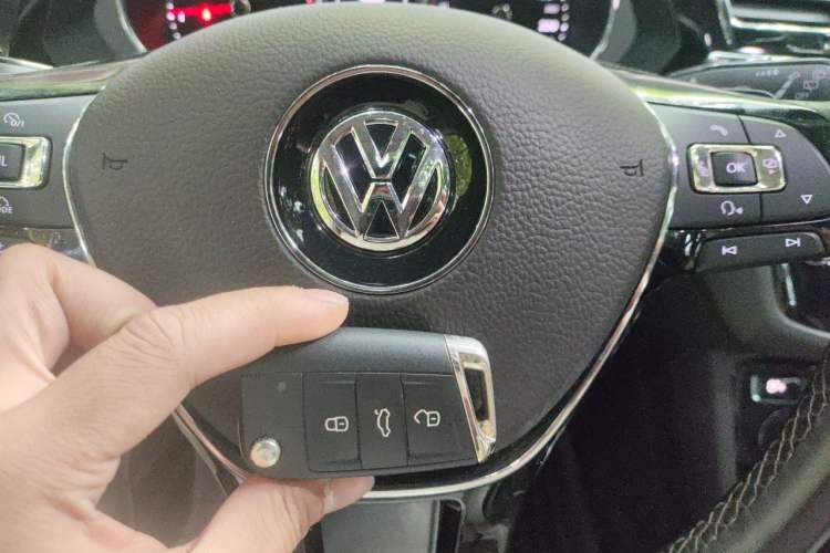 Used Volkswagen Tiguan L 2017 380TSI Automatic All-Wheel-Drive Luxury Edition Vehicle Key