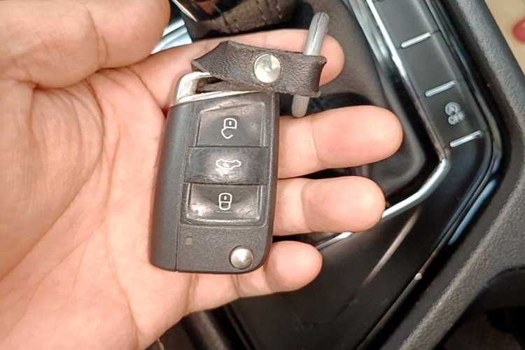 Used Volkswagen Tiguan L 2017 330TSI Automatic Two-Wheel Drive Luxury Edition Vehicle Key