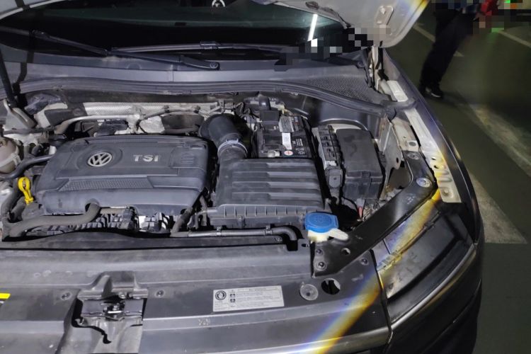 Used Volkswagen Tiguan L 2017 380TSI Automatic All-Wheel-Drive Luxury Edition Engine Bay Left