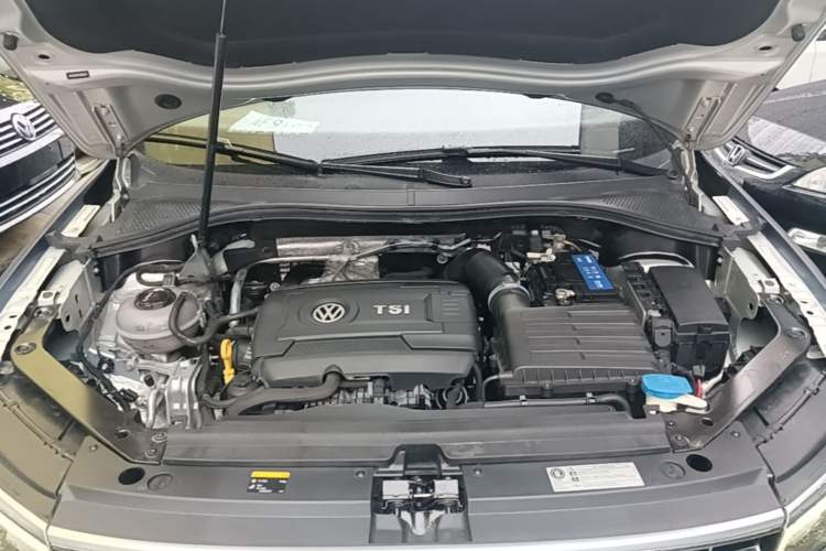 Used Volkswagen Tiguan L 2017 380TSI Automatic All-Wheel-Drive Luxury Edition Engine Bay