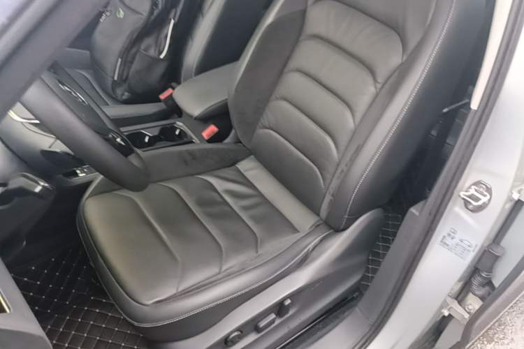 Used Volkswagen Tiguan L 2017 380TSI Automatic All-Wheel-Drive Luxury Edition Left Front Seat