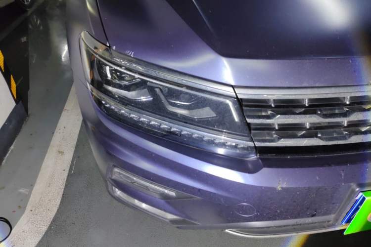 Used Volkswagen Tiguan L 2017 380TSI Automatic All-Wheel-Drive Luxury Edition Right Front Headlight