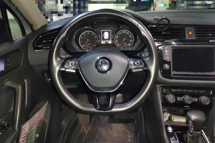 Used Volkswagen Tiguan L 2017 380TSI Automatic All-Wheel-Drive Luxury Edition Steering Wheel