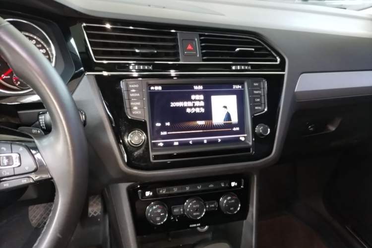 Used Volkswagen Tiguan L 2017 380TSI Automatic All-Wheel Drive Supreme Flagship Edition Audio And AC Panel