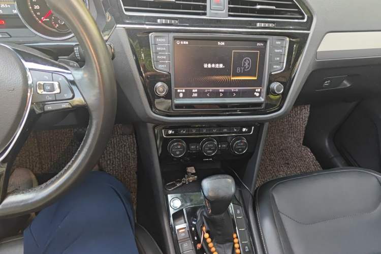 Used Volkswagen Tiguan L 2017 330TSI Automatic Two-Wheel Drive Luxury Edition Audio And AC Panel