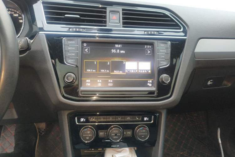 Used Volkswagen Tiguan L 2017 330TSI Automatic Two-Wheel Drive Flagship Edition Audio And AC Panel