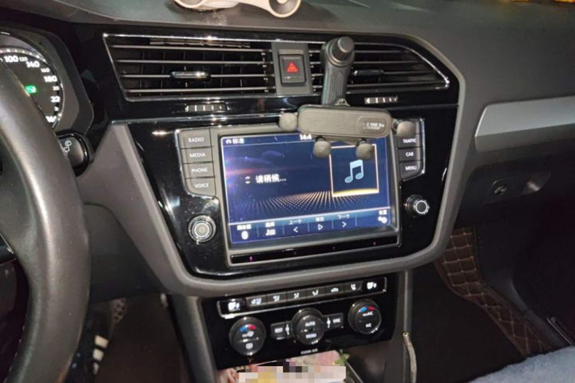 Used Volkswagen Tiguan L 2017 380TSI Automatic All-Wheel-Drive Flagship Edition Audio And AC Panel