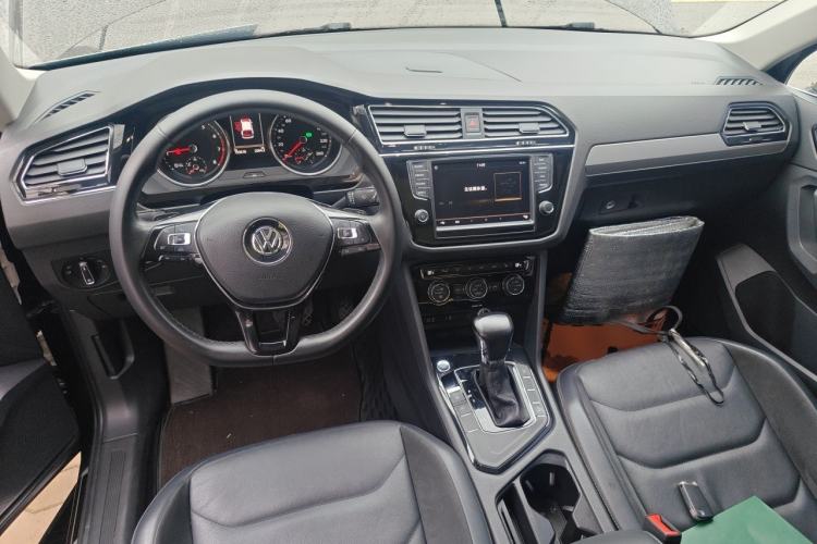 Used Volkswagen Tiguan L 2017 330TSI Automatic Two-Wheel Drive Luxury Edition Center Console