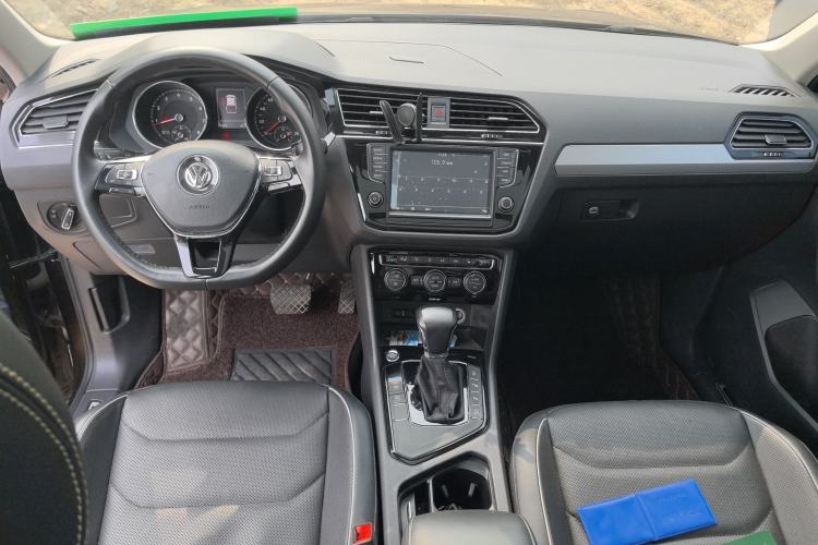 Used Volkswagen Tiguan L 2017 330TSI Automatic Two-Wheel Drive Flagship Edition Center Console
