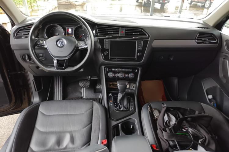 Used Volkswagen Tiguan L 2017 330TSI Automatic Two-Wheel Drive Luxury Edition Center Console