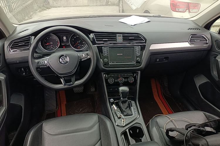 Used Volkswagen Tiguan L 2017 330TSI Automatic Two-Wheel Drive Luxury Edition Center Console