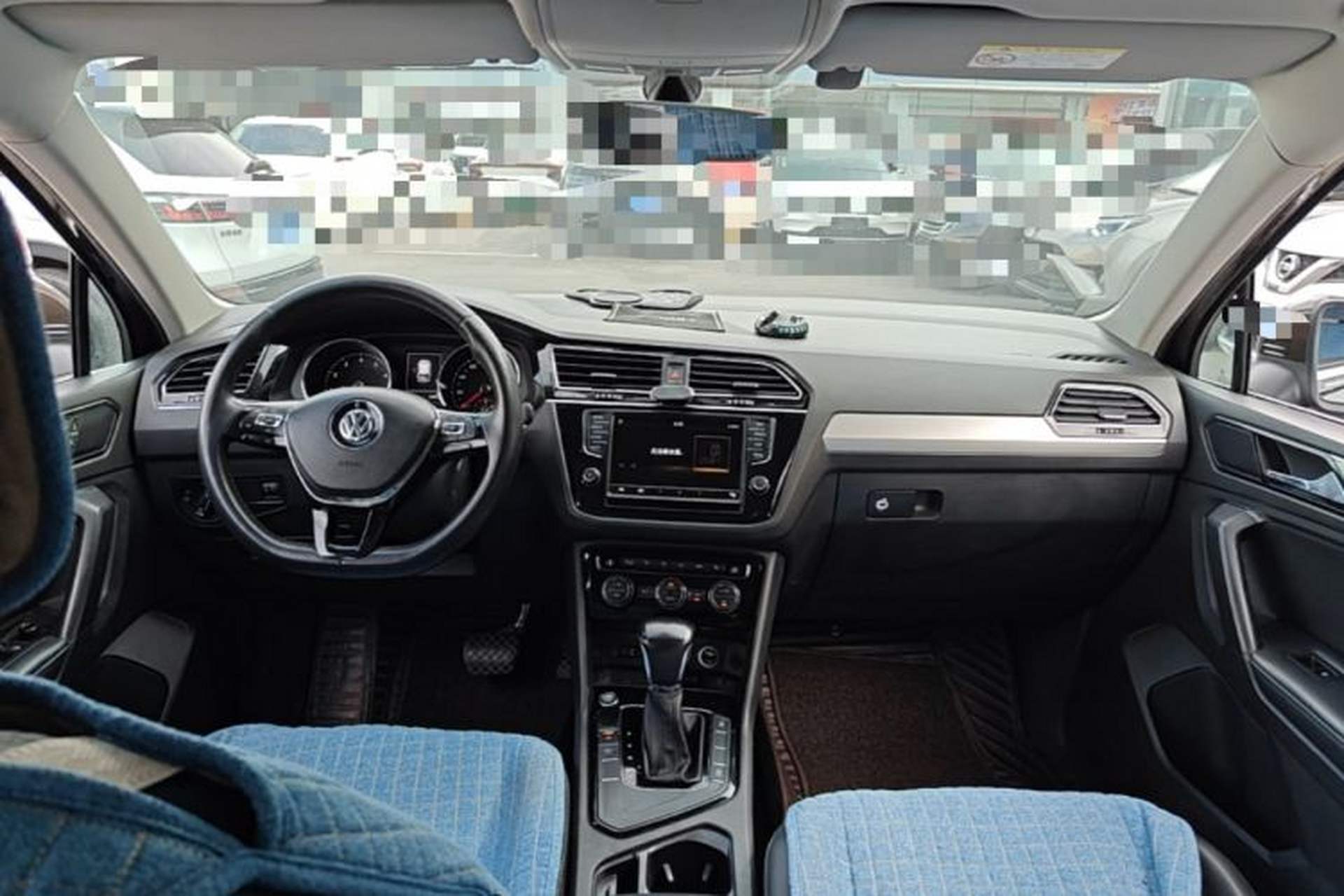 Used Volkswagen Tiguan L 2017 330TSI Automatic Two-Wheel Drive Luxury Edition Center Console