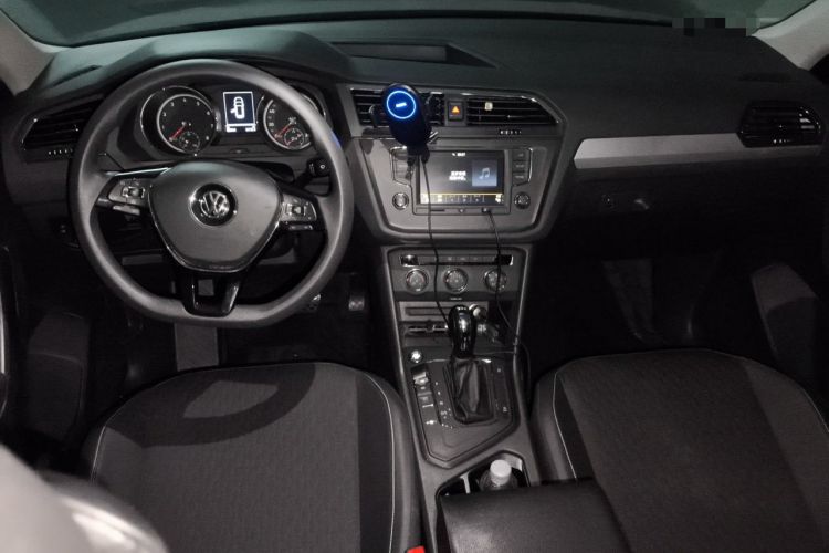 Used Volkswagen Tiguan L 2017 330TSI Automatic Two-Wheel Drive Luxury Edition Center Console