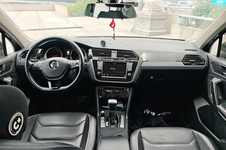 Used Volkswagen Tiguan L 2017 330TSI Automatic Two-Wheel Drive Flagship Edition Center Console