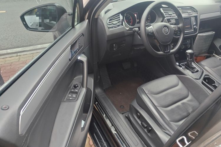 Used Volkswagen Tiguan L 2017 330TSI Automatic Two-Wheel Drive Luxury Edition Driver Seat