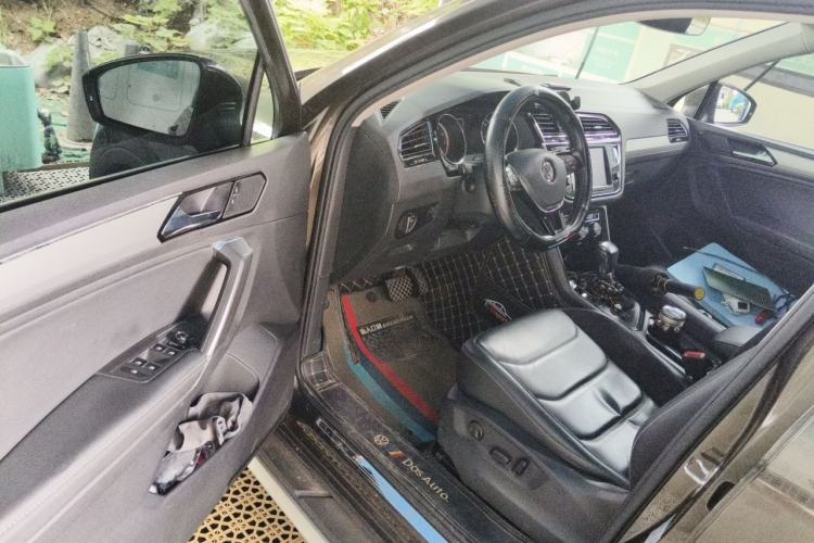 Used Volkswagen Tiguan L 2017 330TSI Automatic Two-Wheel Drive Luxury Edition Driver Seat