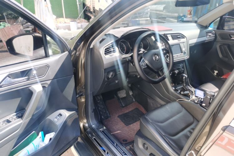 Used Volkswagen Tiguan L 2017 330TSI Automatic Two-Wheel Drive Luxury Edition Driver Seat