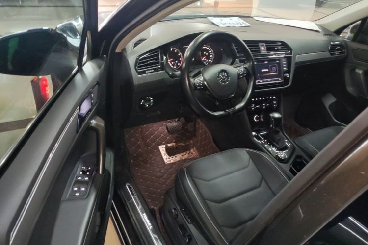 Used Volkswagen Tiguan L 2017 380TSI Automatic All-Wheel-Drive Flagship Edition Driver Seat