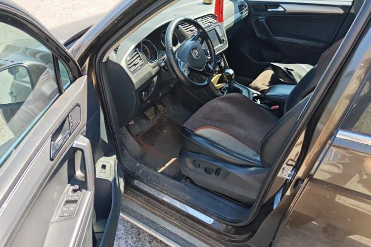 Used Volkswagen Tiguan L 2017 380TSI Automatic All-Wheel-Drive Luxury Edition Driver Seat