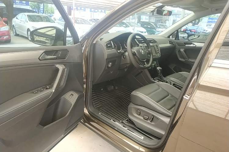 Used Volkswagen Tiguan L 2017 330TSI Automatic Two-Wheel Drive Flagship Edition Driver Seat