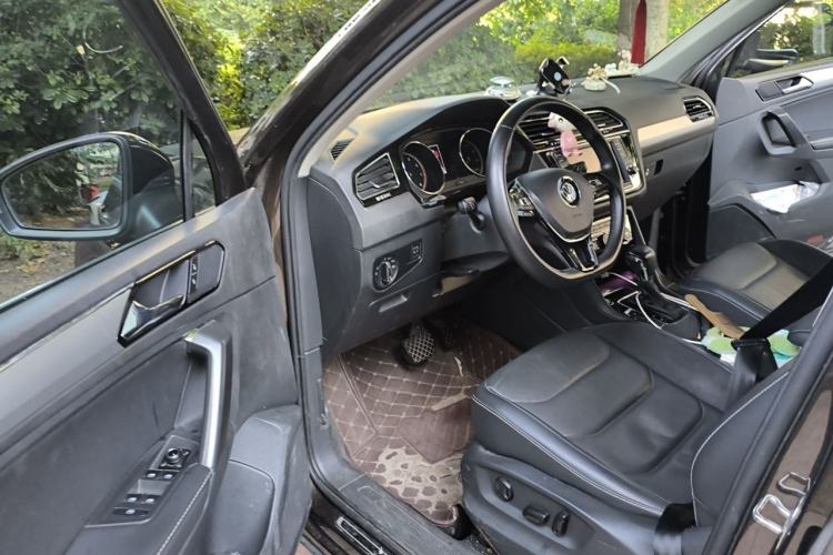 Used Volkswagen Tiguan L 2017 330TSI Automatic Two-Wheel Drive Luxury Edition Driver Seat