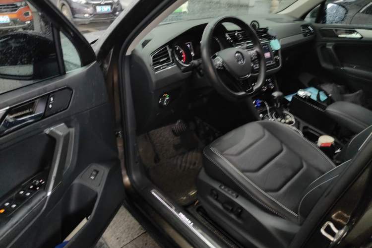 Used Volkswagen Tiguan L 2017 380TSI Automatic All-Wheel-Drive Flagship Edition Driver Seat