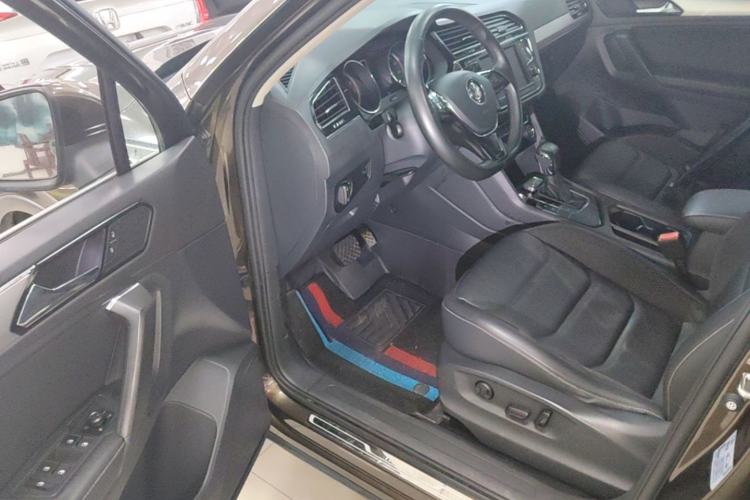 Used Volkswagen Tiguan L 2017 330TSI Automatic Two-Wheel Drive Luxury Edition Driver Seat