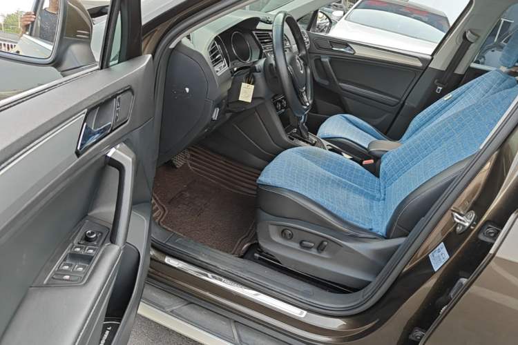 Used Volkswagen Tiguan L 2017 330TSI Automatic Two-Wheel Drive Luxury Edition Driver Seat