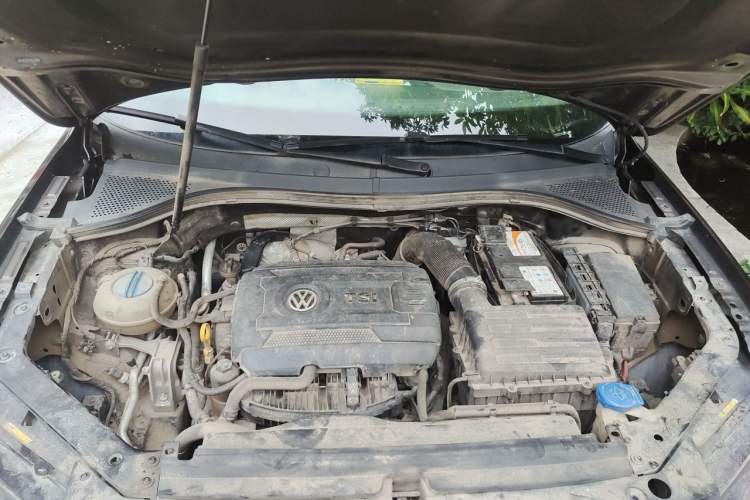 Used Volkswagen Tiguan L 2017 330TSI Automatic Two-Wheel Drive Luxury Edition Engine Bay