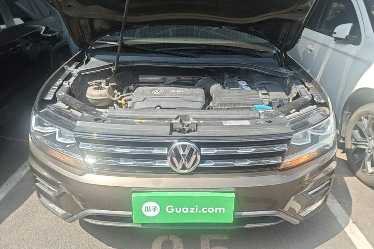 Used Volkswagen Tiguan L 2017 330TSI Automatic Two-Wheel Drive Luxury Edition Engine Bay