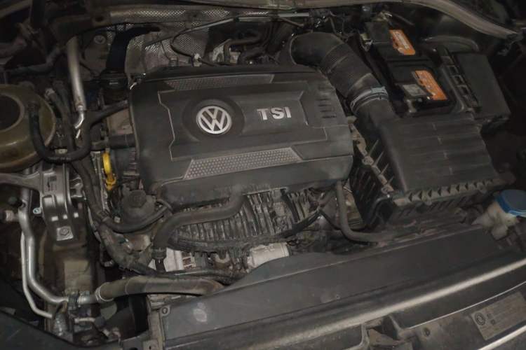 Used Volkswagen Tiguan L 2017 330TSI Automatic Two-Wheel Drive Luxury Edition Engine Bay