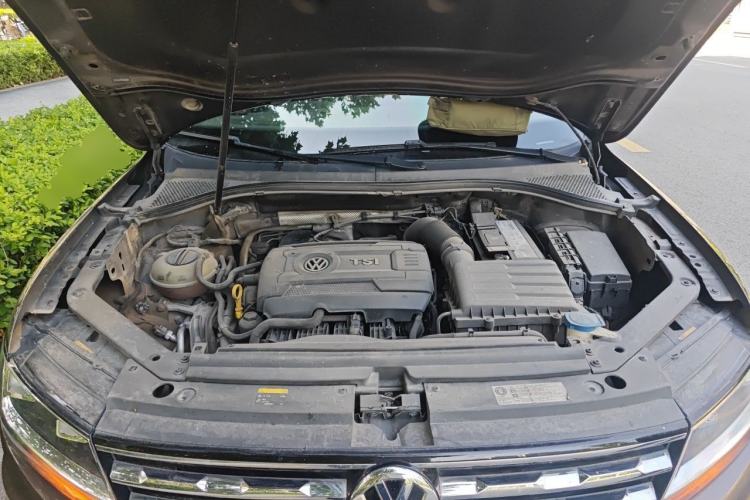 Used Volkswagen Tiguan L 2017 330TSI Automatic Two-Wheel Drive Luxury Edition Engine Bay
