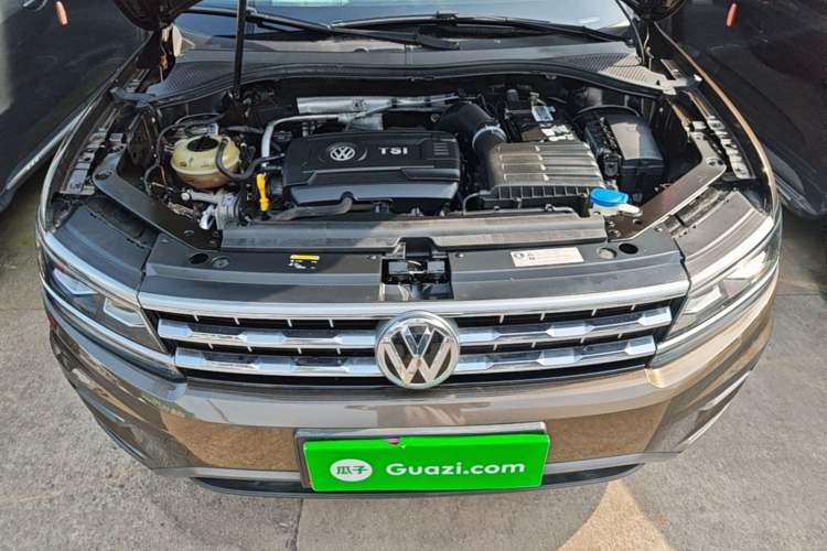 Used Volkswagen Tiguan L 2017 380TSI Automatic All-Wheel-Drive Luxury Edition Engine Bay