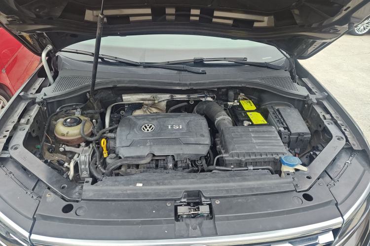 Used Volkswagen Tiguan L 2017 380TSI Automatic All-Wheel-Drive Luxury Edition Engine Bay