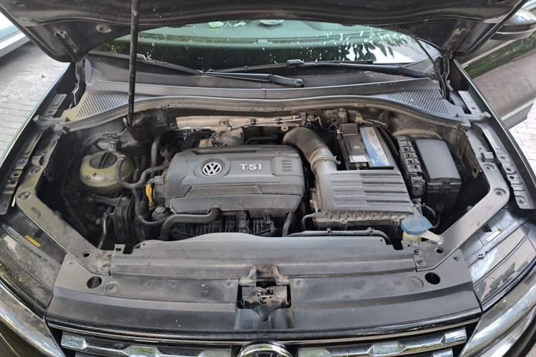 Used Volkswagen Tiguan L 2017 330TSI Automatic Two-Wheel Drive Luxury Edition Engine Bay