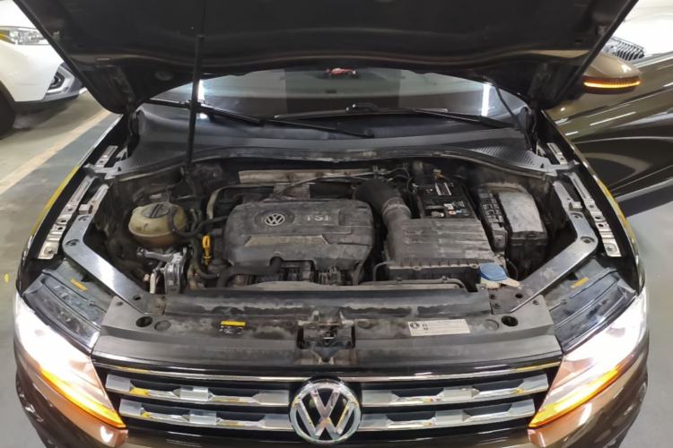 Used Volkswagen Tiguan L 2017 330TSI Automatic Two-Wheel Drive Comfort Edition Engine Bay