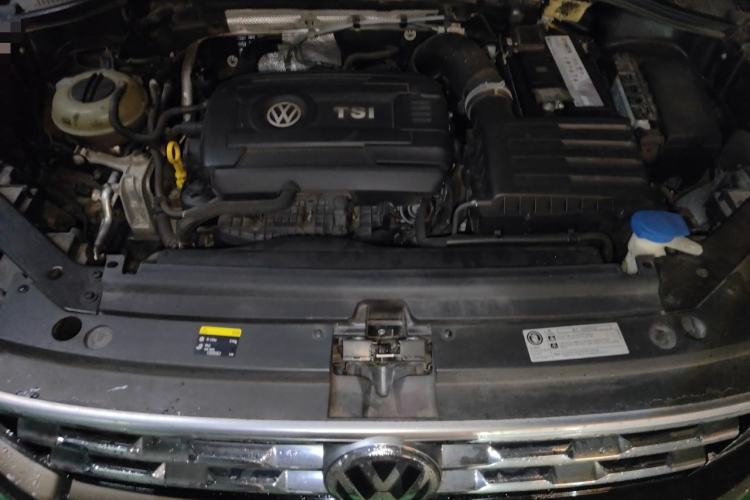 Used Volkswagen Tiguan L 2017 380TSI Automatic All-Wheel-Drive Flagship Edition Engine Bay
