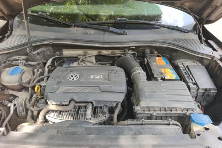 Used Volkswagen Tiguan L 2017 330TSI Automatic Two-Wheel Drive Luxury Edition Engine Bay