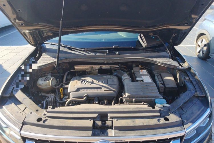 Used Volkswagen Tiguan L 2017 330TSI Automatic Two-Wheel Drive Flagship Edition Engine Bay
